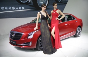 谁是天仙配谁是嫁错郎？广州车展狂赞/狂喷香车美女