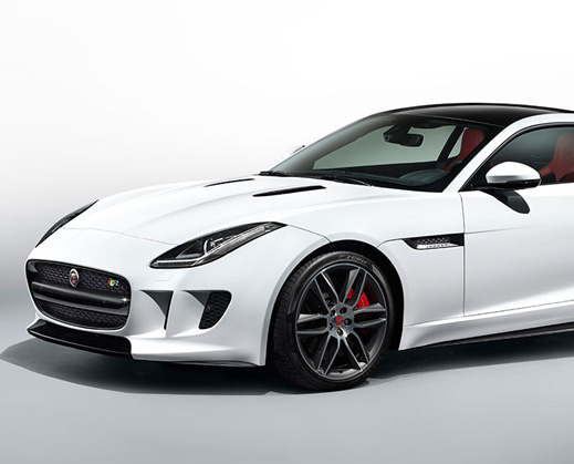 F-TYPE COUPE，传承捷豹跑车的贵族精髓，强劲凌厉，却能优雅不凡。当引擎咆哮间，如同一曲美学与力量的完
美协奏，从视觉、听觉、到心灵，顷刻被它的极致魅力所征服。