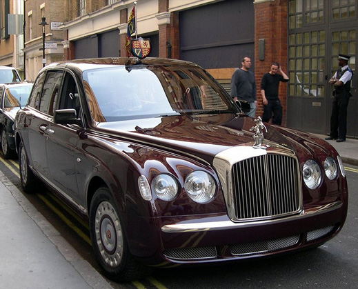 女皇伊丽莎白二世的Bentley State Limousine