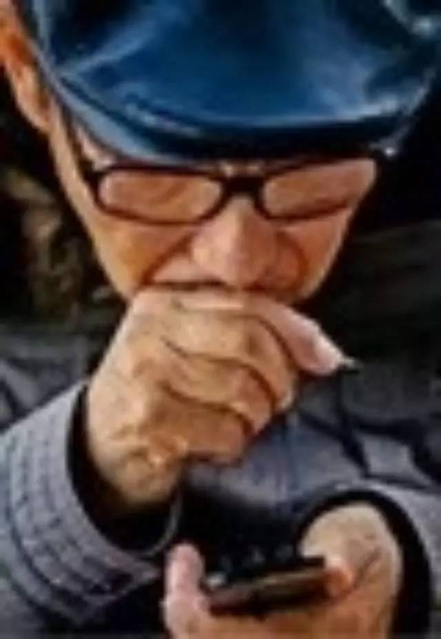  今天，一老大爷去修手机，结局太伤人…