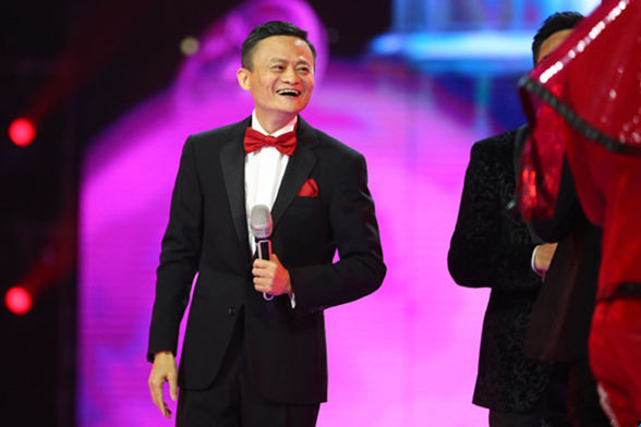 时尚大佬|李彦宏独爱立领衫 刘强东腰线卡到胸
