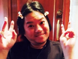 高晓松坐地铁无人围观 晒半裸旧照喊话谁没年轻过