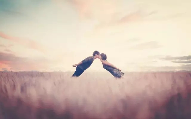 爱情不将就，婚姻不妥协