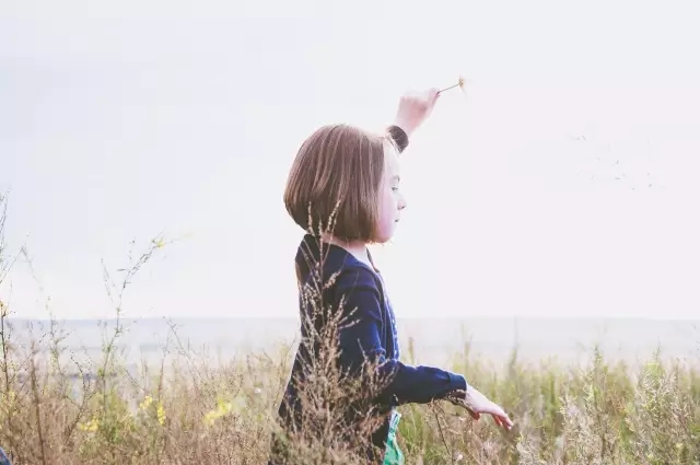 你不让孩子吃苦，这个世界会让他很苦